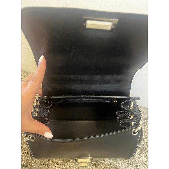 Chanel Quilted Patent Leather Flap Bag - Like New Condition - Picture 2 of 4